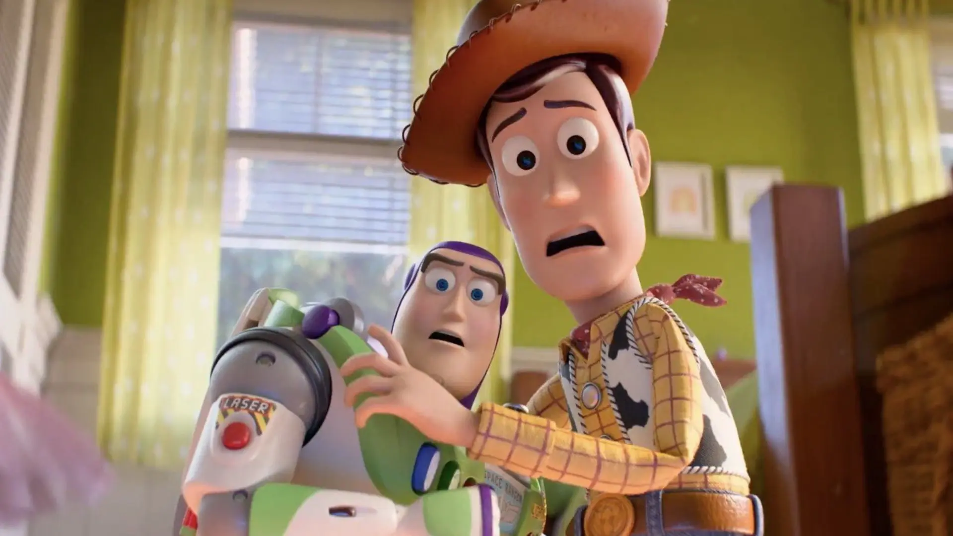 
ترسیدن وودی و باز لایتیر در انیمیشن Toy Story 5